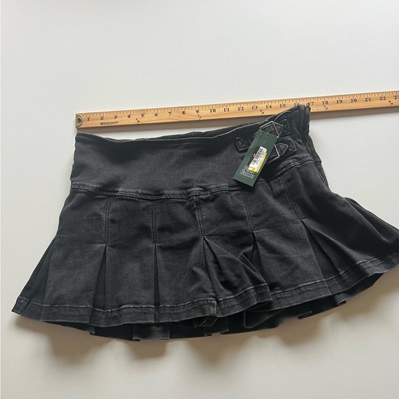 NEW Wild Fable Women's Pleated Black Mini Denim Tennis Skirt Size 14 (F2) - Picture 4 of 8